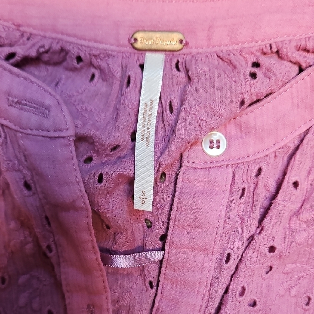 Free People Madison Eyelet Blouse In Orchid - Picture 6 of 11